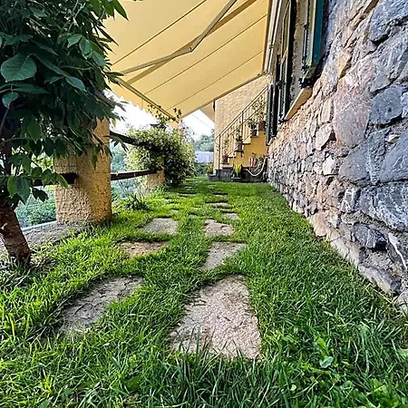A Ca; Gialla Hotel Villanova d'Albenga